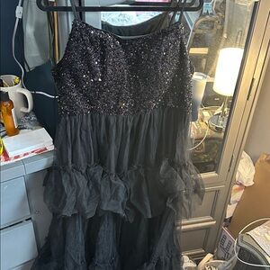 Elegant Black ruffled Woman’s Dress Size XL     PR#22